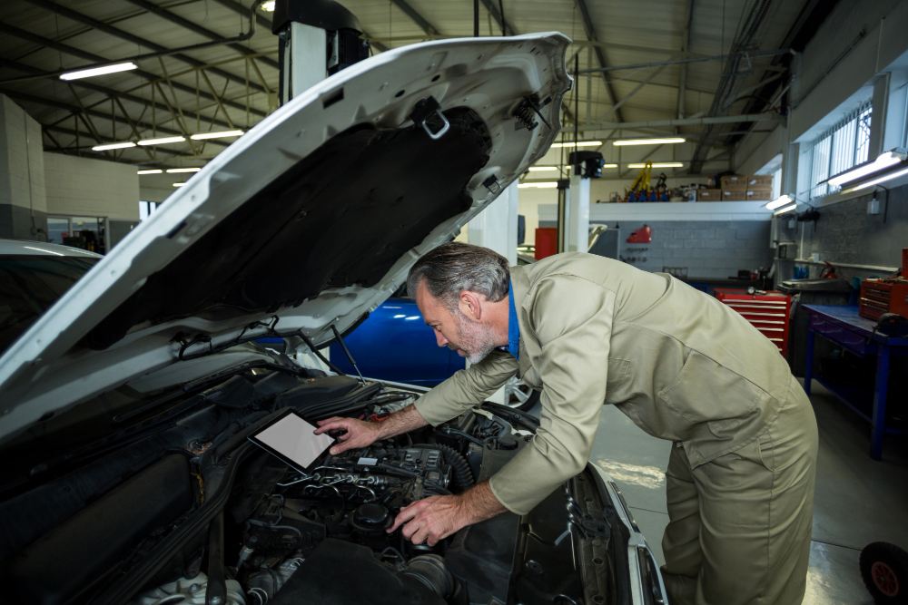 Does Check Engine Light Turn Off Automatically After Repair