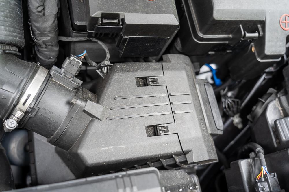 car engine Faulty Mass Airflow Sensor